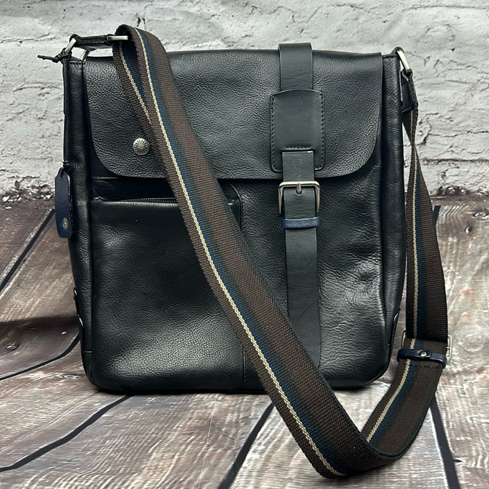 NWOT Chiarugi Crossbody leather